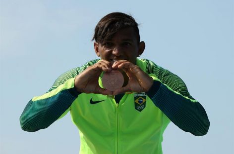 Los brasileños Queiroz y Erlon irán a la final de C2 1.000 metros en Río
