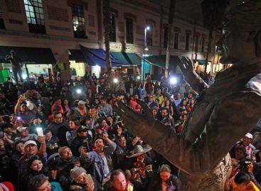 México llora la muerte de Juan Gabriel y se prepara para despedirlo