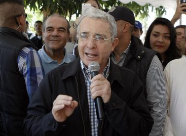 Uribe manifiesta a Clinton y a Trump su preocupación por el acuerdo de paz con las FARC