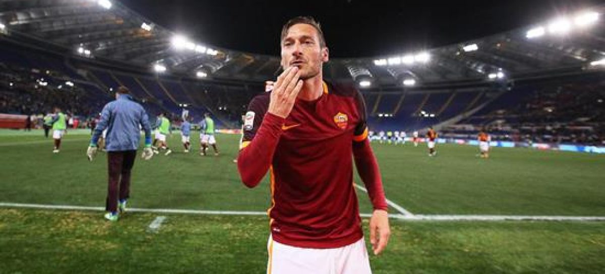 Francesco Totti celebra sus 40 años en «giallorosso»