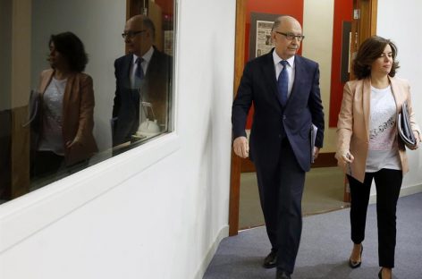 Gobierno español adelanta pago de impuesto para cumplir con el déficit