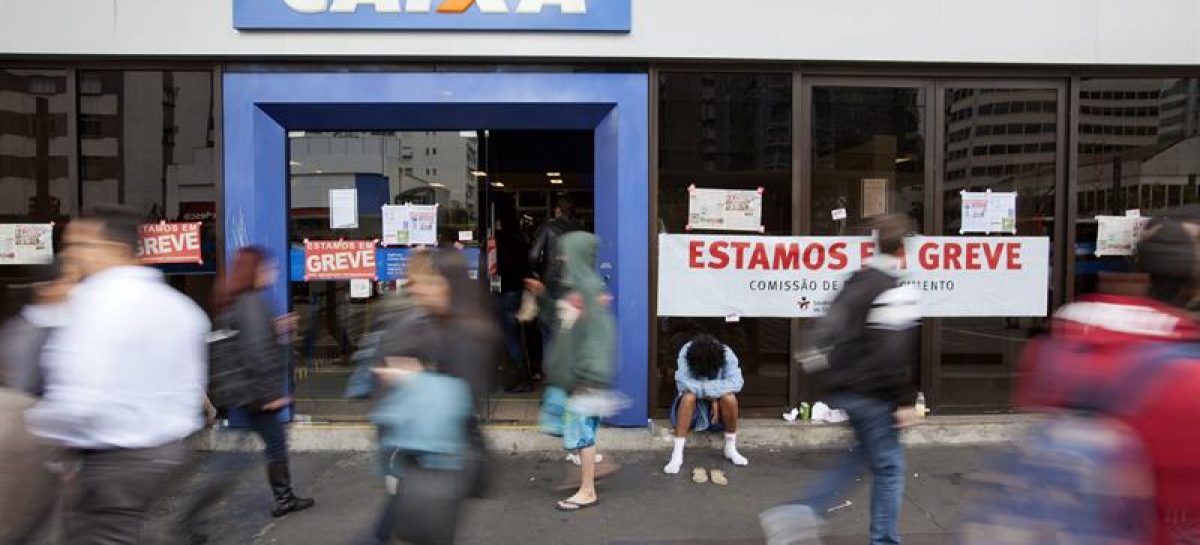 Trabajadores de la banca brasileña comienzan una huelga indefinida