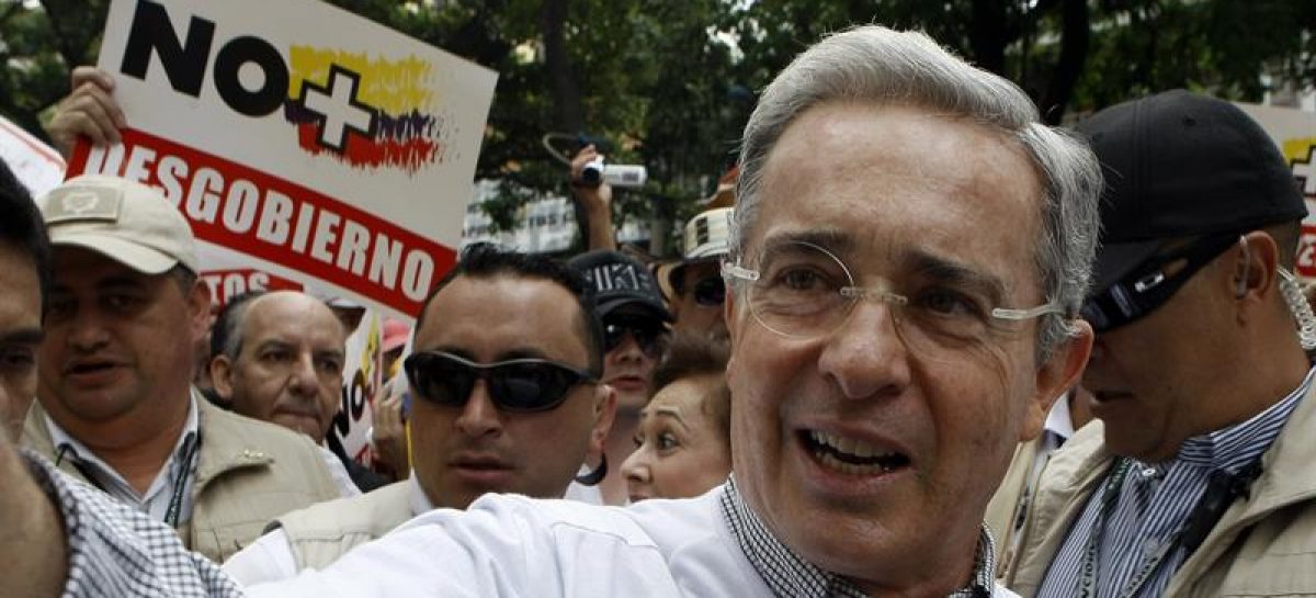 Álvaro Uribe: acuerdo no necesita retoques sino ajustes de fondo