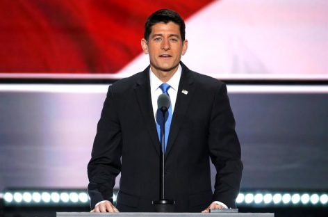 Ryan lamenta «giros oscuros» de la campaña y evitó hablar de Trump