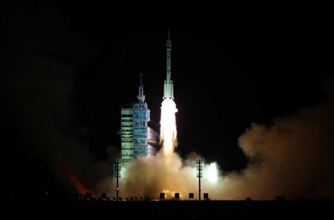 Cápsula Shenzhou-11 se acopla con el laboratorio espacial chino