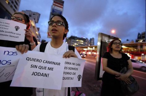 Mujeres en Panamá se unieron a la protesta contra violencia machista