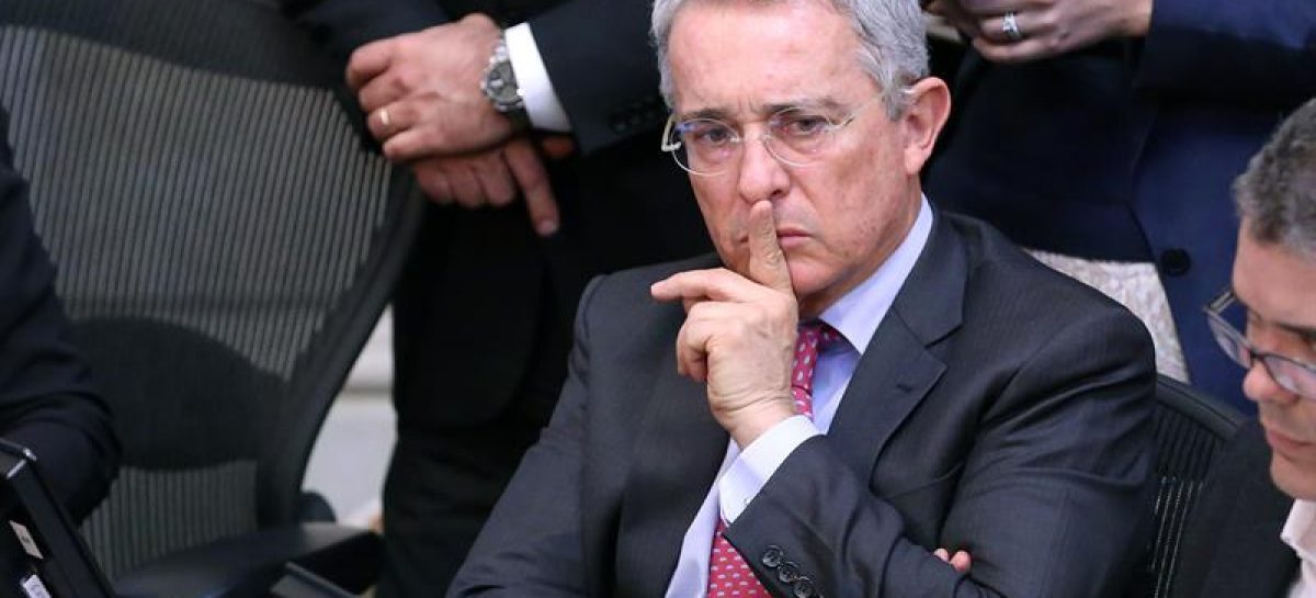 Uribe insiste en la necesidad de renegociar el acuerdo de paz