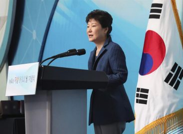 Pidieron renuncia de la presidenta Park tras escándalos en Seúl