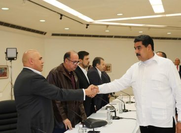 Gobierno y oposición de Venezuela crean 4 mesas de trabajo