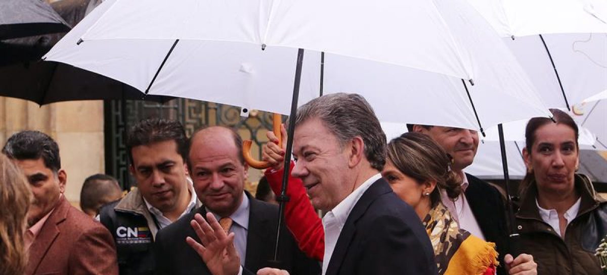 Santos se reunirá este lunes con todos los partidos tras la derrota en el plebiscito