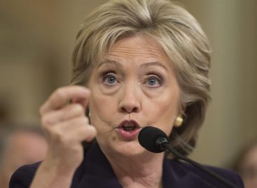 FBI mantuvo decisión de no procesar a Clinton tras revisar correos