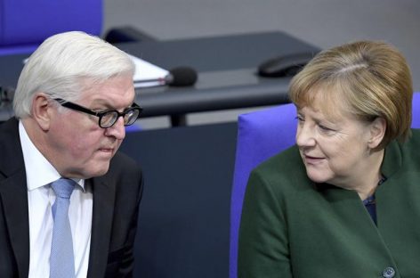 Merkel criticó a los populistas que ofrecen soluciones fáciles