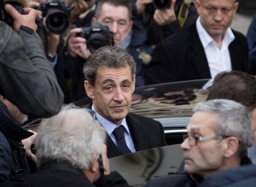 Nicolas Sarkozy: «Creí que podía volver. Me equivoqué».