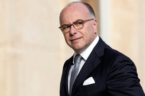 Hollande nombró primer ministro a Bernard Cazeneuve