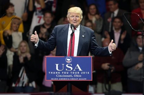 Donald Trump renovó su compromiso electoral sobre la inmigración, el muro y el Obamacare
