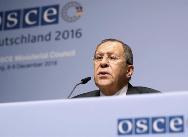 Lavrov negó que Rusia trate de influir en las elecciones alemanas
