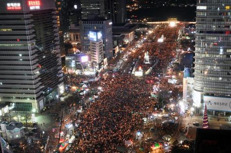 Miles de surcoreanos vuelven a manifestarse contra la presidenta