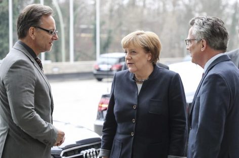 Merkel confía en la «pronta detención» del atacante de Berlín