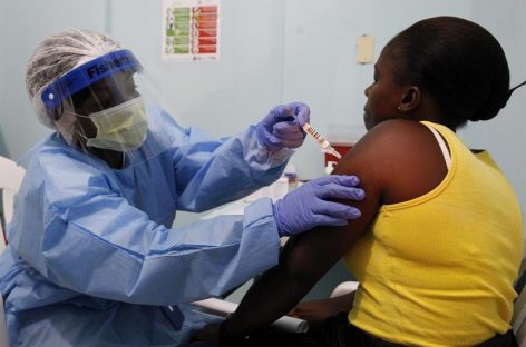 Ensayo demuestra eficacia de la que sería la primera vacuna contra el ébola
