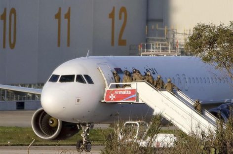 Regresaron a Trípoli los pasajeros del avión libio secuestrado en Malta