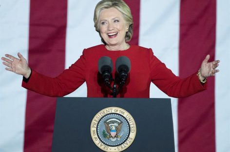Clinton instó a sus seguidores a seguir «adelante» pese al triunfo de Trump