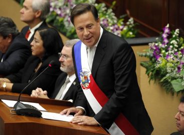 Varela reconoció reformas pendientes al cumplir la mitad de su mandato