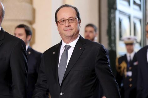 Hollande afirmó que el ataque del Louvre tiene carácter terrorista