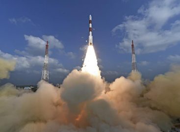 India lanzó al espacio cifra récord  de 104 satélites en un solo cohete