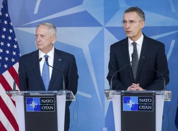 Mattis recalcó que la OTAN sigue siendo una «base fundamental» para EEUU