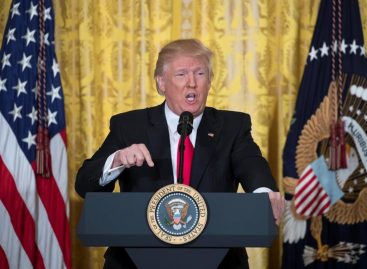Donald Trump sorprendió con una tensa e inesperada rueda de prensa
