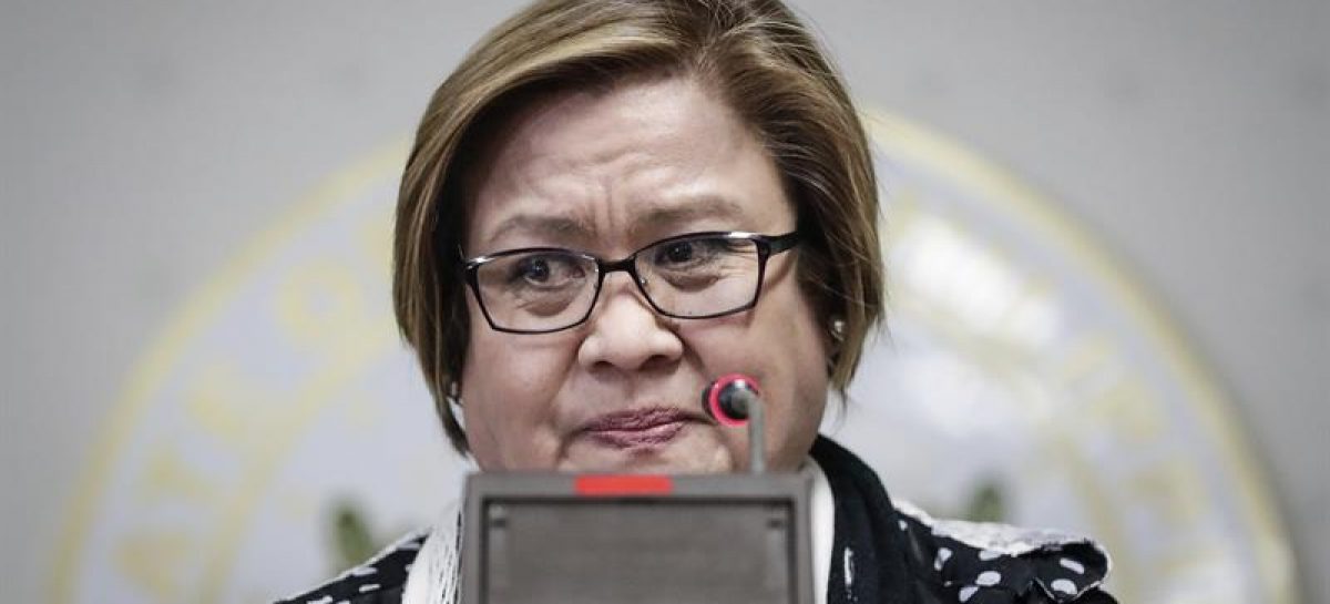 Senadora anti Duterte fue acusada de corrupción y se entregó a la Policía