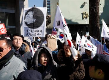 Manifestaciones a favor y en contra de Park en Seúl a la espera del veredicto