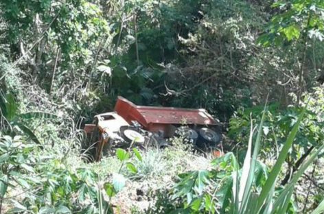 Camión volcó y cayó a un precipicio en Arraiján (+Video)