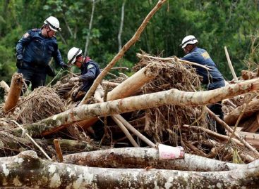 Colombia informó que 400 municipios están en alerta por deslizamientos