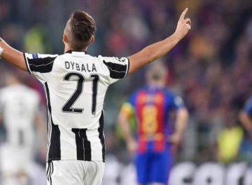 Dybala lideró el triunfo de la Juventus ante el Barcelona