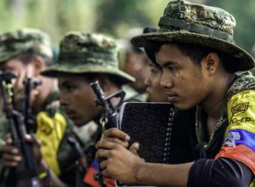 FARC entregó a otros tres menores de edad
