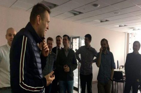 Opositor ruso Alexei Navalny fue liberado tras pasar 15 días detenido