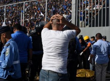 Al menos cuatro personas murieron en avalancha en estadio de fútbol hondureño
