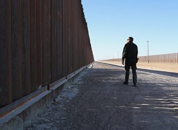 Trump iniciaría construcción de muro con México en abril de 2018