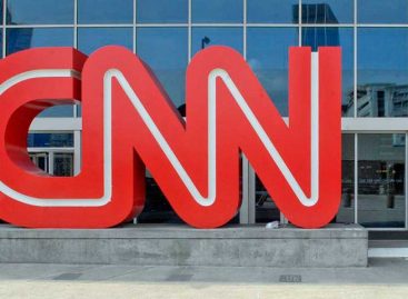 Tres periodistas de CNN renunciaron tras retractarse de una historia sobre Rusia