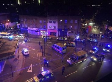 Furgoneta atropelló a peatones y causó varios heridos en Londres
