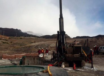 Buscan habilitar ingreso a mina con dos atrapados en Chile