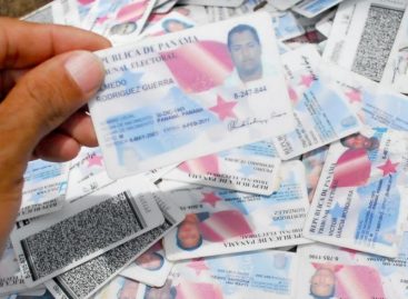Más de 8.000 extranjeros han recibido carnet de residencia en los últimos seis meses