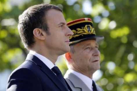 Dimitió el jefe del Ejército francés tras enfrentar a Macron por el presupuesto