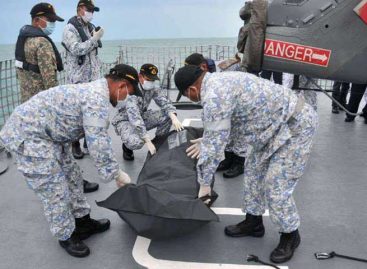 Estados Unidos recuperó los cuerpos de 10 marinos tras colisión en Singapur
