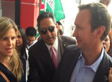 Exministro Frank de Lima y su esposa reaccionan a conducción sorpresiva