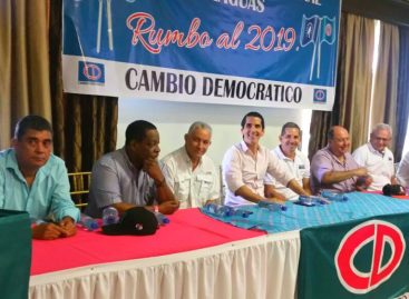 Líderes provinciales respaldan aspiraciones presidenciales de Rómulo Roux