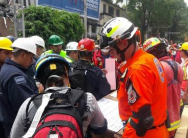 Rescatistas panameños se trasladan a Morelos para participar en labores de búsqueda