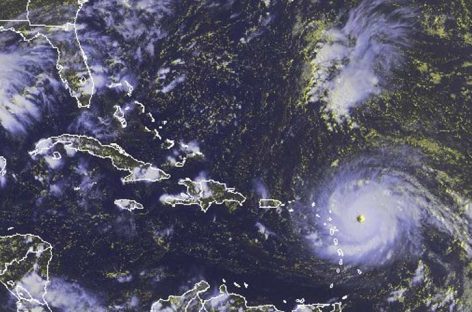 Irma se acerca a Dominicana con fuertes lluvias y vientos