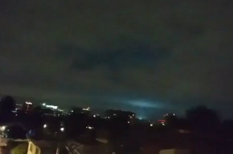 Luces en el cielo durante el terremoto conmocionaron a los mexicanos (Video)